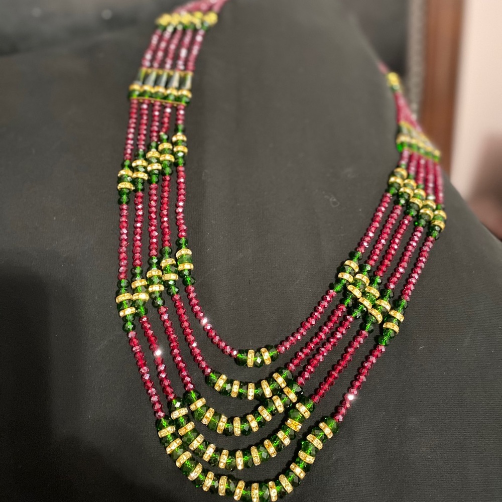 Gorgeous classy crystal beads beaded necklace
